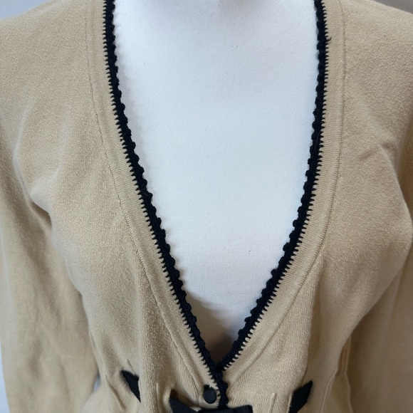 White House Black Market Beige Sweater Cardigan with Black Ribbon Size L - Picture 5 of 11